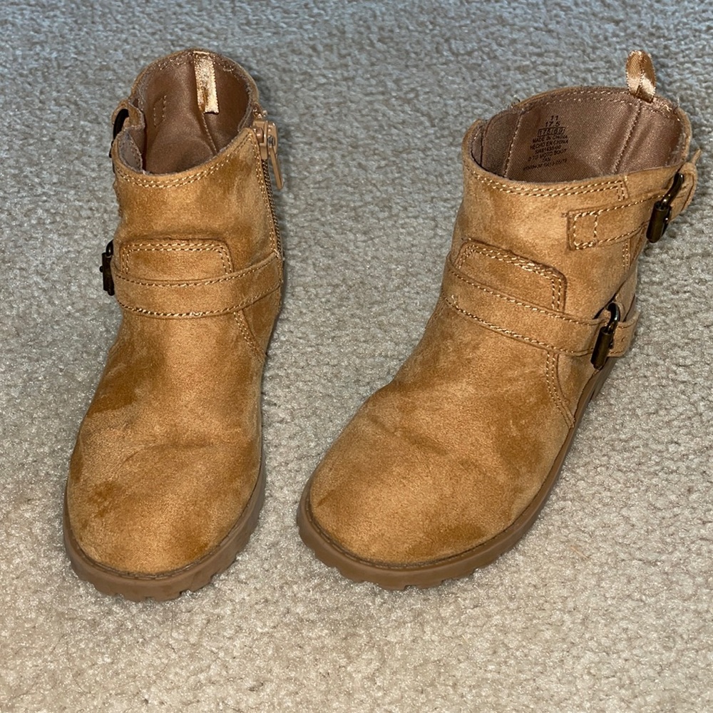 EUC-Cute Little Girls Size 11 Boots From Old Navy 💜Bundle your likes and save💜